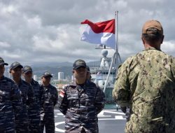 Satgas Rimpac TNI AL Terima Kunjungan Panglima Armada III Amerika