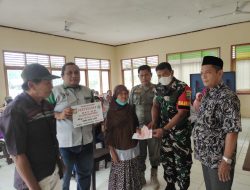Yakinkan Aman dan Tertib, Babinsa Koramil 16/Tapung Dampingi Pembagian BLT-DD