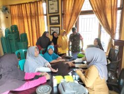 Babinsa Monitoring Pemeriksaan Kesehatan Gratis Bagi Masyarakat Oleh Petugas Kesehatan