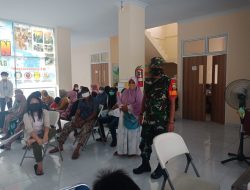 Babinsa Kubang Jaya Lakukan Pendampingan Gencarkan Percepatan Vaksinasi