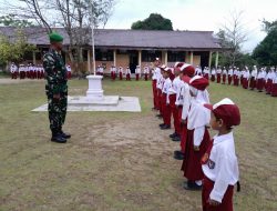 Tanamkan Kedisiplinan dan Bentuk Mental Siswa Sejak Dini, Babinsa Berikan Pelatihan PBB di Sekolah