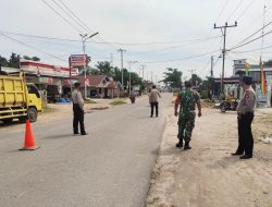 Ciptakan Tertib Berkendaraan, Polri bersama TNI Laksanakan Pengaturan Lalu Lintas