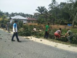 Kekompakan Babinsa Koramil 01/Bkn Bersama Warga Goro di Kampung Pancasila