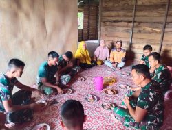 Anggota Satgas TMMD Ke -115 Makan Pagi Bersama Orang tua Asuh di Lokasi TMMD
