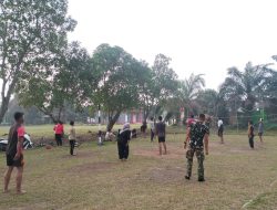 Jalin Kebersamaan, Anggota Satgas TMMD Ke – 115 Kodim 0313/KPR Bermain Voly Bersama Warga