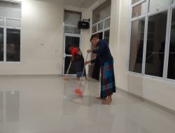Sebelum Sholat Jumat, Satgas TMMD Ke – 115 Kodim 0313/KPR Bersihkan Masjid Al Qohar