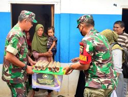 TNI di Kabupaten Rokan Hulu Riau Ikut Andil Turunkan Stunting Lewat Program Bapak Asuh
