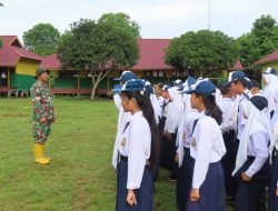 Peduli Pendidikan Anak Bangsa, Satgas TMMD Berikan Materi Wasbang Kepada Siswa SMPN Teluk Meranti
