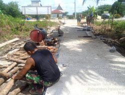 Masuk Tahap Penyiraman Aspal, Satgas TMMD di Sasaran 5 Bongkar Mal Semenisasi Jalan