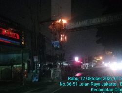 Gapura Selamat Datang di Jalan Raya Bogor Dibongkar