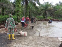 Tak ingin kalah Dari Sasaran Lain Tim Satgas TMMD Ke -115 Kodim 0313/Kpr Bersatu Selesaikan Sasaran II