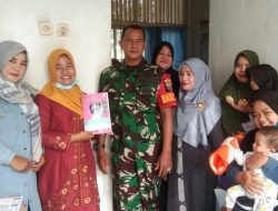 Babinsa Koramil 01/Bkn Monitoring Kegiatan Posyandu di Desa Binaan