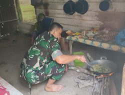 Babinsa Masuk Dapur Wujud Kepedulian TNI Terhadap Masyarakat 