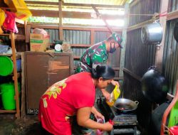 Lihat Kondisi Dapur Warga, Babinsa Koramil 03/Bunut Berkunjung Ke Rumah Warga Binaannya