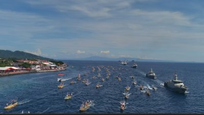 Menkomarves bersama Kasal Buka Acara Puncak Sail Tidore 2022