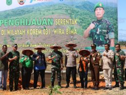 Kodim 0313/KPR Louncing Penghijauan dan Penanaman Pohon Serentak di Danau Rusa