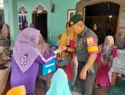 PEDULI KESEHATAN BALITA, BABINSA BERIKAN VITAMIN A