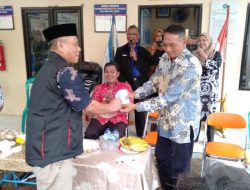 Camat Tapos berikan Hadiah kepada Kampung Keluarga Berkualitas Jatijajar