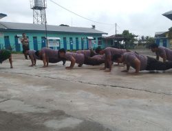 Tingkatkan Disiplin, Babinsa Koramil 16/Tapung Pimpin Security Phokphand Senam Pagi dan PBB