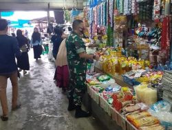 Babinsa Koramil 01/Bkn Cek Harga Sembako dan Bahan Pokok di Pasar Ramayana