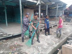 Babinsa Bersama Warga Gotong- Royong Bersihkan Lingkungan