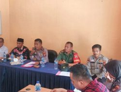 Petugas Mediasi Warga Yang Ingin Menggelar Aksi Damai
