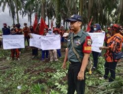 Agar Kegiatan Dapat Berjalan Dengan Aman dan Tertib, Babinsa Koramil 16/Tapung Pantau Aksi Unjuk Rasa
