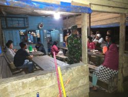 Babinsa Bersama Polisi dan Satpol PP Beri Himbauan Kepada Pemilik Warung Tuak/Miras