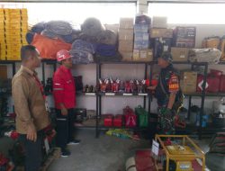 Bentuk Kesiapsiagaan Penanggulangan Karhutla, Babinsa Koramil 16/Tapung Laksanakan Pengecekan Peralatan Pemadam PT. PSPI