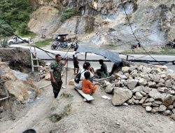 Musim Penghujan Tiba, Babinsa Koramil 01/Bkn Himbau Warga Waspada Bencana Tanah Longsor