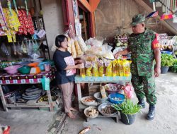 Babinsa Cek Harga Sembako di Pasar, Antisipasi Lonjakan Harga Sembako Menjelang Bulan Ramadhan