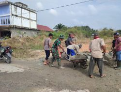 Tumbuhkan Kekompakan, Babinsa Gotong -Royong Dengan Warga Binaan di Kampung Pancasila