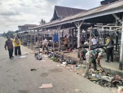 TNI -Polri Bersama Warga Gotong -Royong Pembersihan Parit