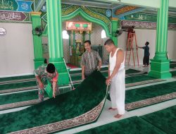 Babinsa Koramil 14/Kepenuhan Pererat Hubungan Silaturahmi Dengan Pengurus Masjid di Desa Binaan