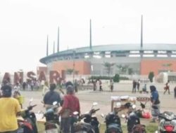 Mahalnya Parkir Liar di Stadion Pakansari, Rudy Susmanto Minta Dishub Tindaklanjuti