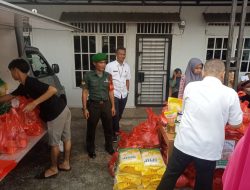 Babinsa Koramil 01/Bkn Sertu B Waruwu Dampingi Kegiatan Operasi Pasar Murah