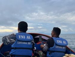 Tim SAR TNI AL Terus Laksanakan Pencarian Orang Hilang di Perairan Bunyu