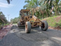 Proyek Pembangunan Jalan di Dusun Batas Mendapat Respons Positif Dari Seorang Tokoh Masyarakat