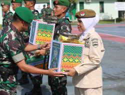 Dandim Serahkan Bingkisan lebaran Idul Fitri /1444 H Dari Kasad Kepada Personel dan PNS Kodim 0313/Kpr
