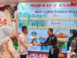 Pisah Sambut Kapolres Rohul, Dandim 0313/KPR Berikan Cinderamata