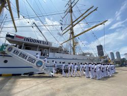TIBA-TIBA KRI BIMA SUCI DIKUNJUNGI RATUSAN PERWIRA MUDA SRI LANKA NAVY