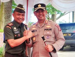 Momen Dandim 0313/KPR dan Kapolres Rohul Salam Komando Hingga Duet Bernyanyi Bersama