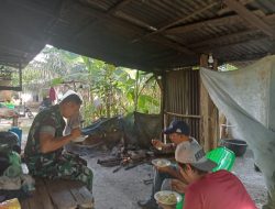 Giat Babinsa Koramil/01 Bkn Masuk Dapur Sasar Warga Pekerja Serabutan di Desa Sipunguk