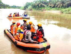 Hari ke Dua, Petugas Gabungan Masih Melakukan Pencarian Wanita yang Nekat Ceburkan Diri ke Dalam Sungai Batang Lubuh
