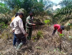 Babinsa Tingkatkan Patroli Karhutla Bersama Bhabinkamtibmas dan MPA di Desa Binaan