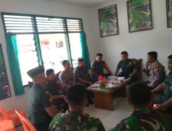 Menjalin Persaudaraan, Anggota Koramil 11/Tambusai Komsos Dengan Anggota Polsek Tambusai