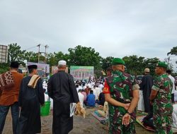 Demi Kelancaran Sholat Idul Adha, Babinsa Koramil 01/Bkn Turut Mengamankan Jalannya Kegiatan