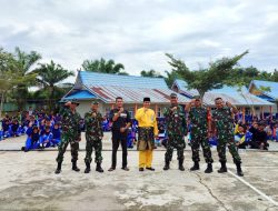 396 Siswa SMKN 1 Rambah di Rokan Hulu Riau Antusias Ikuti Kegiatan MPLS Yang Dilatih Babinsa TNI