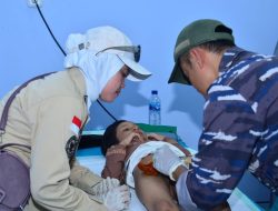Bakti Kesehatan TNI AL dan BKKBN untuk Masyarakat di Pulau Maselembu