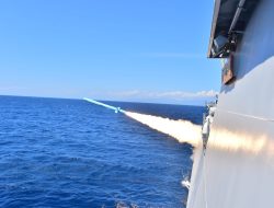 TNI AL Berhasil Tembakan Empat Rudal di Operasi Laut Gabungan TNI
